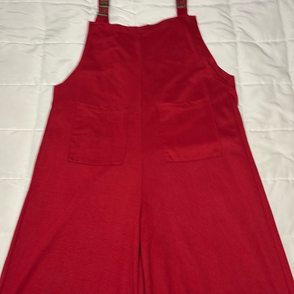Red Sleeveless Jumpsuit with Bib-Front Design size M - Picture 2 of 11